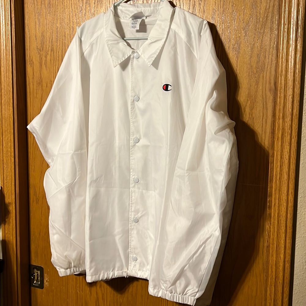 CHAMPION MEN’s Wind Breaker Size 2XL. Nice and Clean Button Up, Light Weight.